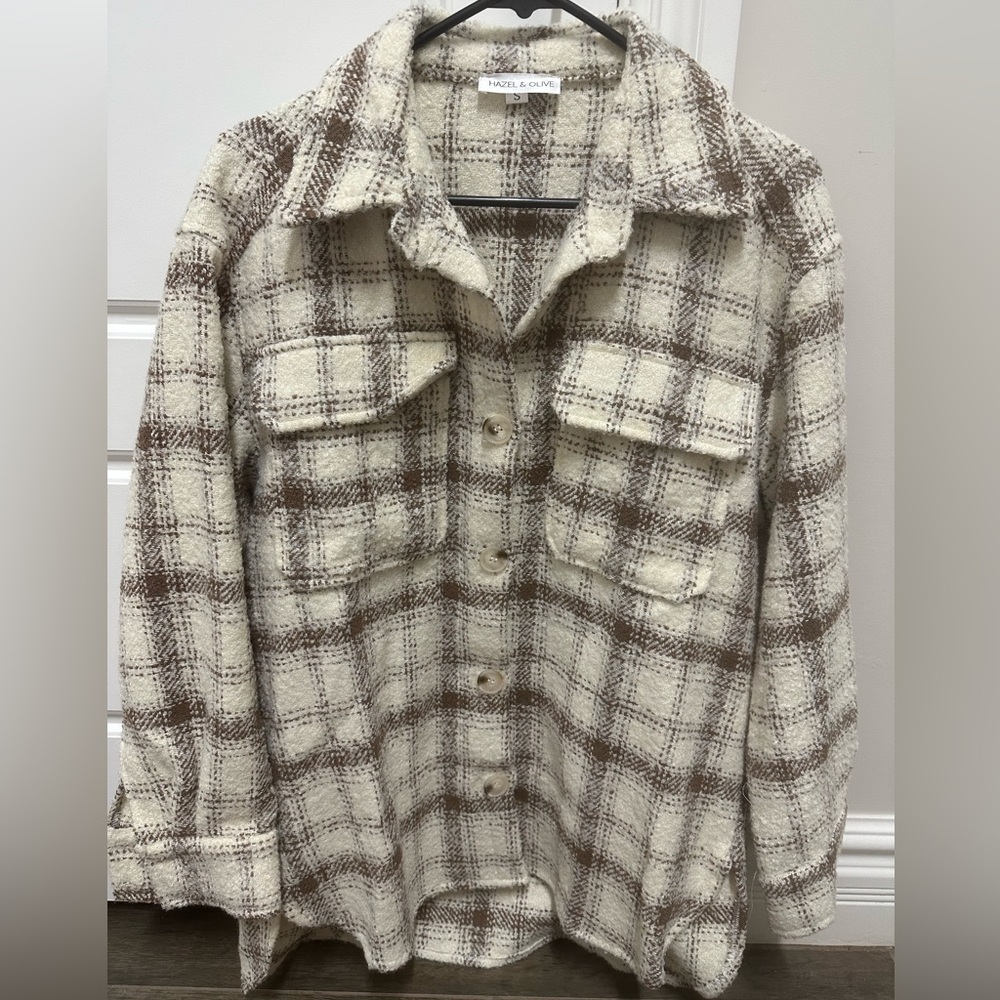 NWOT! Never Worn! Women’s shacket. Size: Small. Brand: Hazel & Olive.